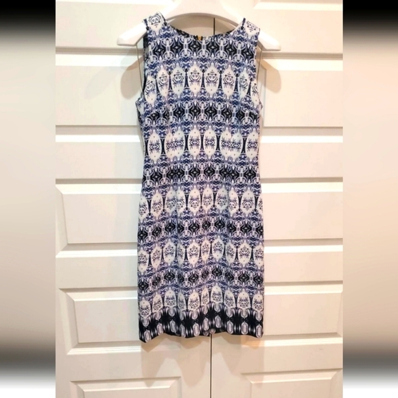 Ivanka Trump Dresses & Skirts - Ivanka Trump womens dress Size 4 blue print